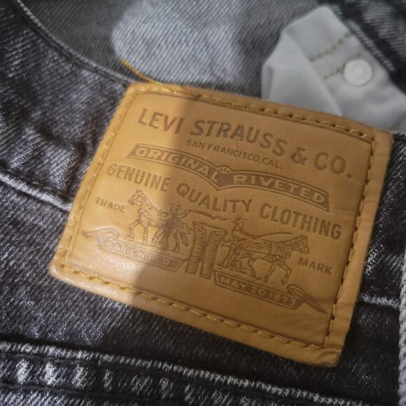 Levis Wedgie Jeans Black Icon Button Fly Straight Leg Cropped High Rise Size 27 - Picture 12 of 16